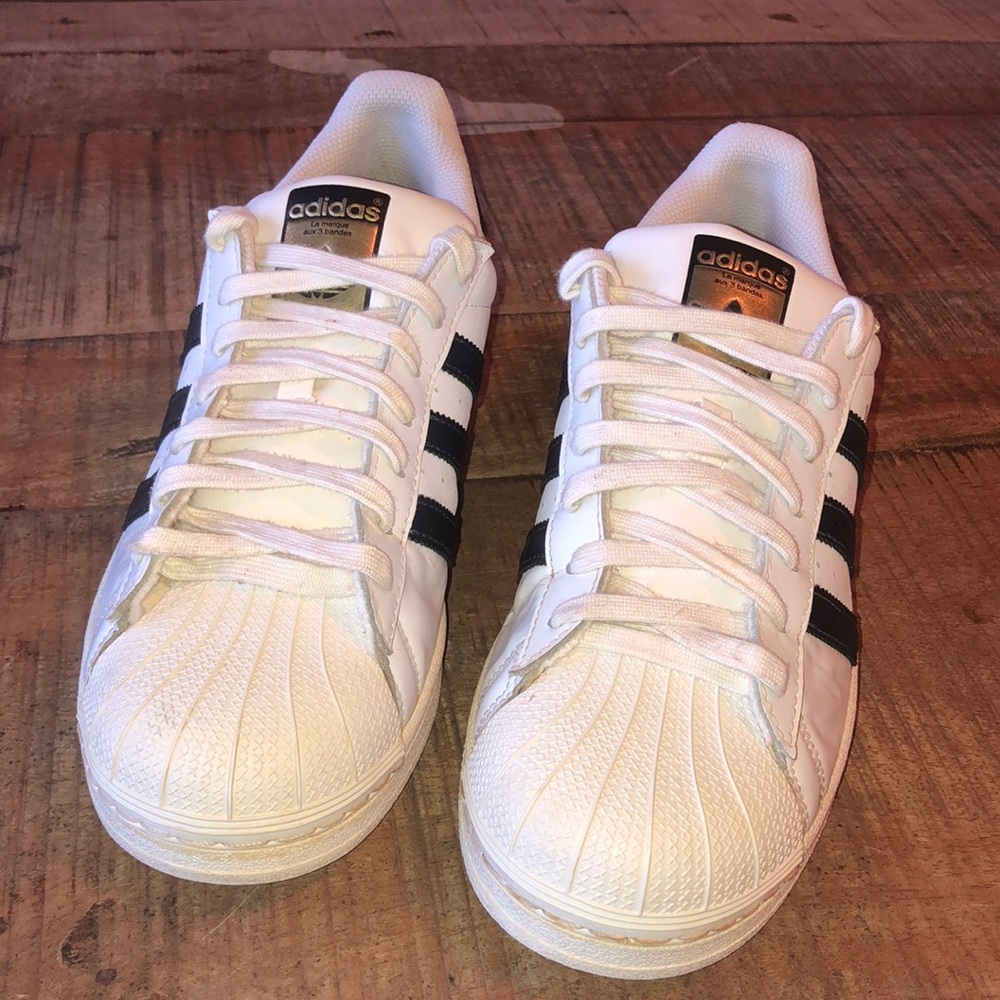 Adidas tennis shoes
